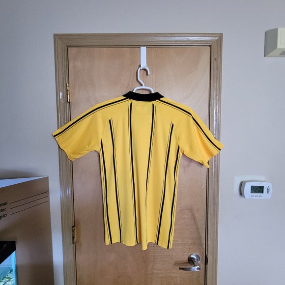 💜Referee Shirt Small Soccer The Whistle Line Brand - Picture 8 of 8